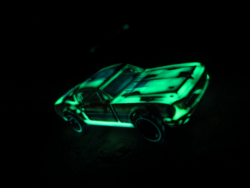 Illustration for article titled Fairlady Aglow...Mustang too.